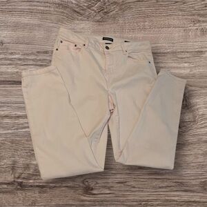 Sleek Pink Skinny Jeans for a Modern Look